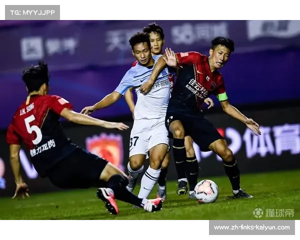 大连英博左路防守成突破口 温姓小将首发表现生疏被对手重点打击